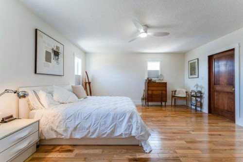 618 5 Street East, Drumheller, AB - Indoor Photo Showing Bedroom