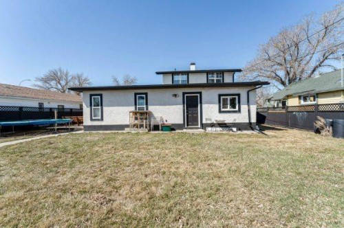 618 5 Street East, Drumheller, AB - Outdoor
