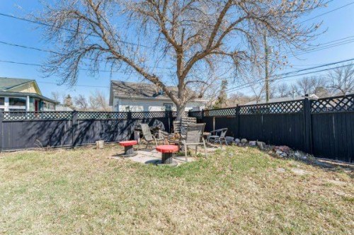 618 5 Street East, Drumheller, AB - Outdoor