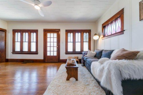 618 5 Street East, Drumheller, AB - Indoor Photo Showing Other Room