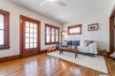 618 5 Street East, Drumheller, AB  - Indoor Photo Showing Living Room 