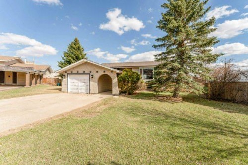 25 Park Place, Drumheller, AB - Outdoor
