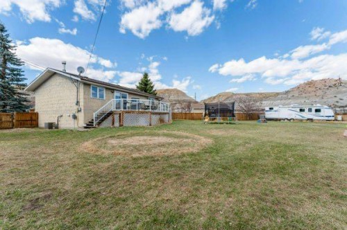 25 Park Place, Drumheller, AB - Outdoor
