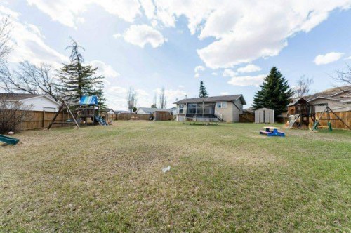 25 Park Place, Drumheller, AB - Outdoor