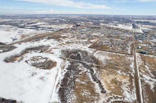 7005 53 Highway, Ponoka, AB 