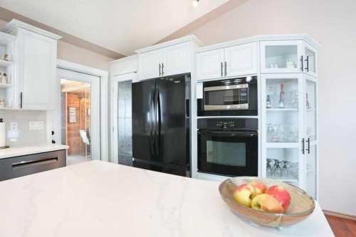 75 Upland, Brooks, AB - Indoor Photo Showing Kitchen