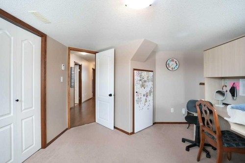 75 Upland, Brooks, AB - Indoor