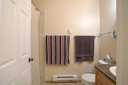 75 Upland, Brooks, AB - Indoor Photo Showing Bathroom