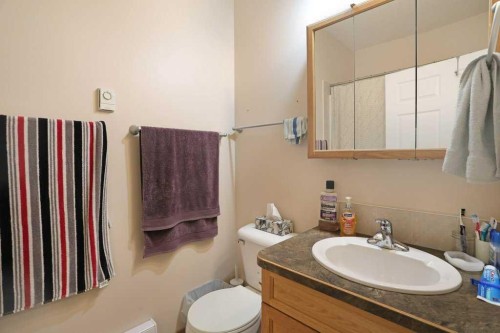 75 Upland, Brooks, AB - Indoor Photo Showing Bathroom