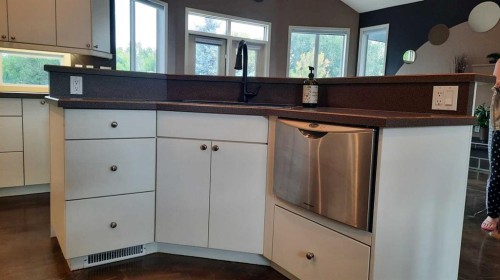 2070 Newcastle Trail, Drumheller, AB - Indoor Photo Showing Kitchen