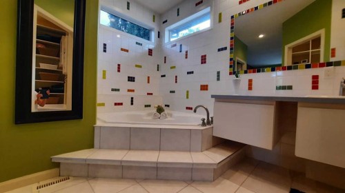 2070 Newcastle Trail, Drumheller, AB - Indoor Photo Showing Bathroom