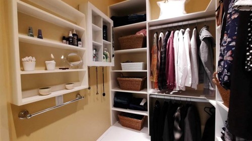 2070 Newcastle Trail, Drumheller, AB - Indoor With Storage