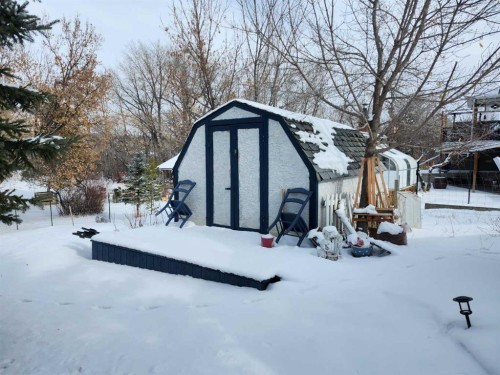 2070 Newcastle Trail, Drumheller, AB - Outdoor