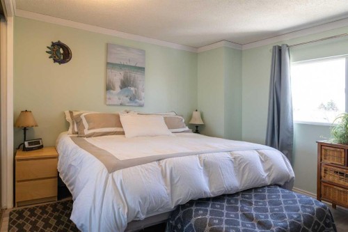 283 Abinger Crescent Ne, Calgary, AB - Indoor Photo Showing Bedroom