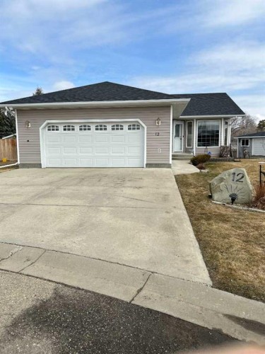 12 Pleasant Park Court WEST Brooks, AB T1R 1H3