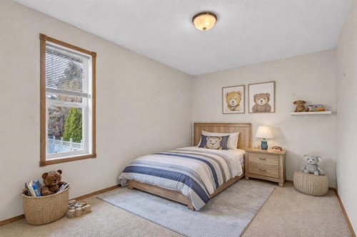 99 Greystone Close, Brooks, AB - Indoor Photo Showing Bedroom