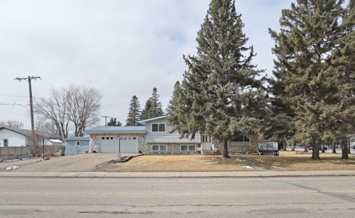 71 Fairview Avenue EAST Brooks, AB T1R 0N5