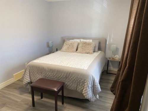 131 Bridlewood View Sw, Calgary, AB - Indoor Photo Showing Bedroom