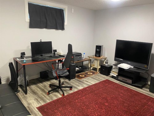 131 Bridlewood View Sw, Calgary, AB - Indoor Photo Showing Office