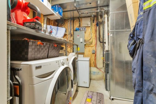 5221 Westridge Drive, Blackfalds, AB - Indoor Photo Showing Laundry Room