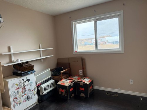 706 2 Street Se, Drumheller, AB - Indoor