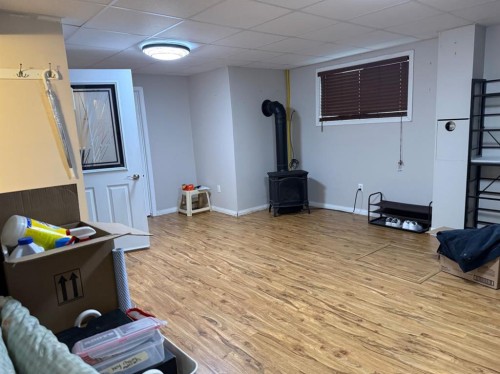 706 2 Street Se, Drumheller, AB - Indoor