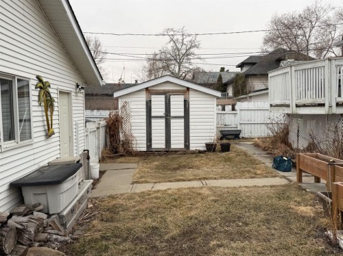 706 2 Street Se, Drumheller, AB - Outdoor With Exterior