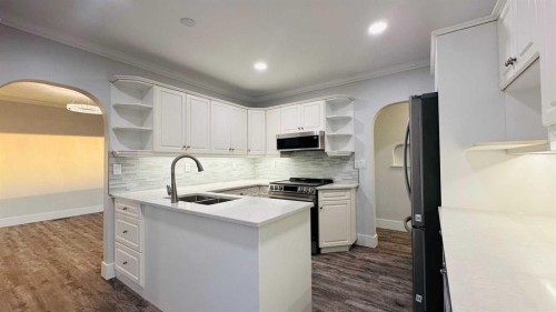 217 3 Street West, Munson, AB - Indoor Photo Showing Kitchen With Double Sink With Upgraded Kitchen