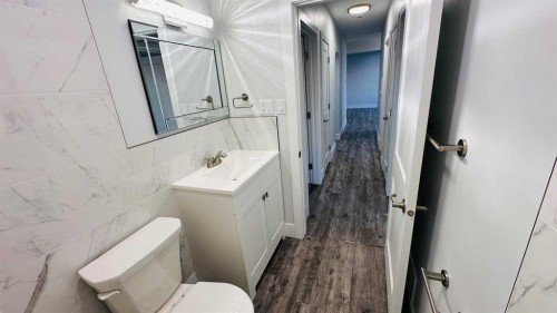 217 3 Street West, Munson, AB - Indoor Photo Showing Bathroom