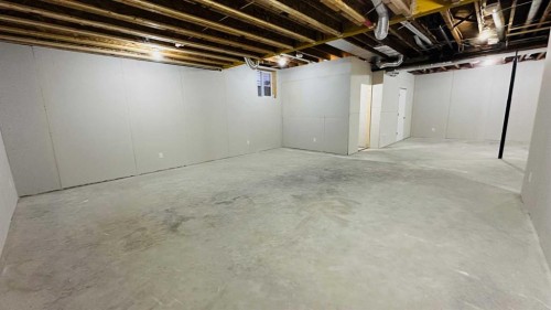 217 3 Street West, Munson, AB - Indoor Photo Showing Basement