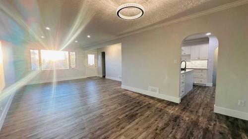 217 3 Street West, Munson, AB - Indoor Photo Showing Other Room