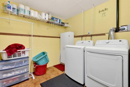 76 Crystalridge Crescent, Okotoks, AB - Indoor Photo Showing Laundry Room