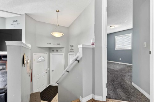 76 Crystalridge Crescent, Okotoks, AB - Indoor Photo Showing Other Room