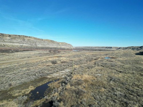 Se 6 28 18 W4 Highway 10, Drumheller, AB 