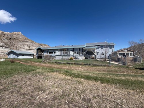 765 Excelsior Avenue, Drumheller, AB - Outdoor