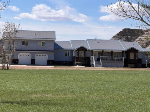 765 Excelsior Avenue, Drumheller, AB - Outdoor With Deck Patio Veranda With Facade