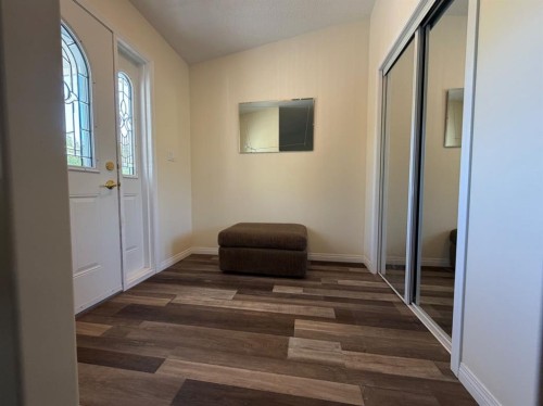 765 Excelsior Avenue, Drumheller, AB - Indoor Photo Showing Other Room