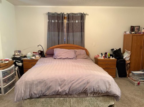 765 Excelsior Avenue, Drumheller, AB - Indoor Photo Showing Bedroom