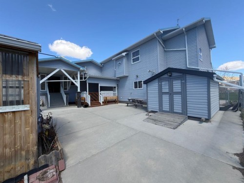 765 Excelsior Avenue, Drumheller, AB - Outdoor