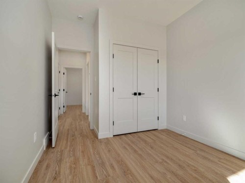 7042 48 Street, Taber, AB - Indoor Photo Showing Other Room