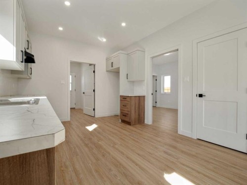 7042 48 Street, Taber, AB - Indoor