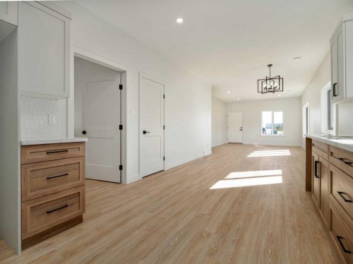 7042 48 Street, Taber, AB - Indoor Photo Showing Other Room