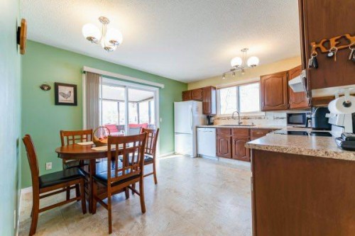 708 Bankview Close, Drumheller, AB - Indoor