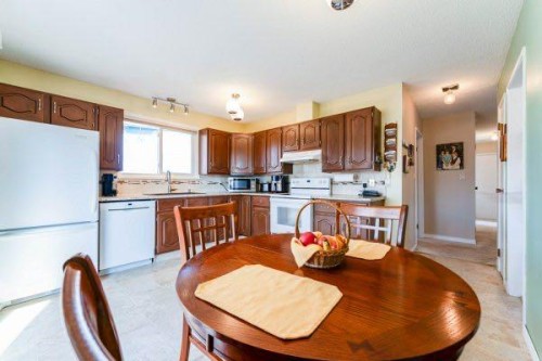 708 Bankview Close, Drumheller, AB - Indoor