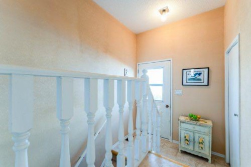 708 Bankview Close, Drumheller, AB - Indoor Photo Showing Other Room