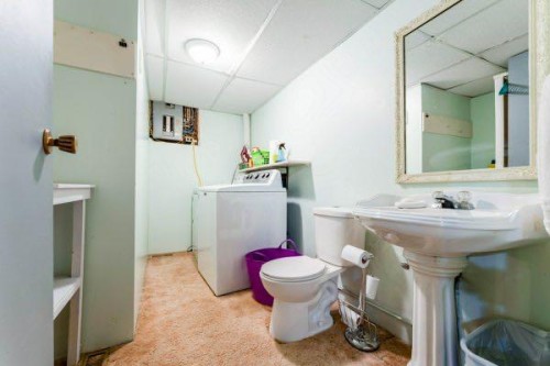 708 Bankview Close, Drumheller, AB - Indoor