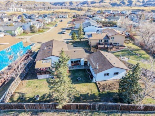 708 Bankview Close, Drumheller, AB - Outdoor With View