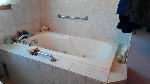1111 2 Avenue West, Drumheller, AB - Indoor Photo Showing Bathroom
