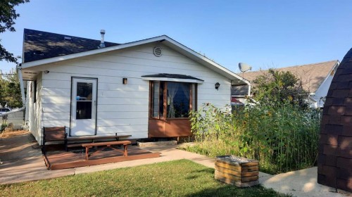 1111 2 Avenue West, Drumheller, AB - Outdoor With Exterior