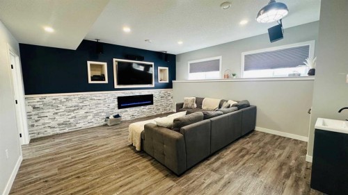 609 1 Street Sw, Drumheller, AB - Indoor